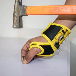 image-Magnetic Wrist Strap - 9 Tools Adjustable