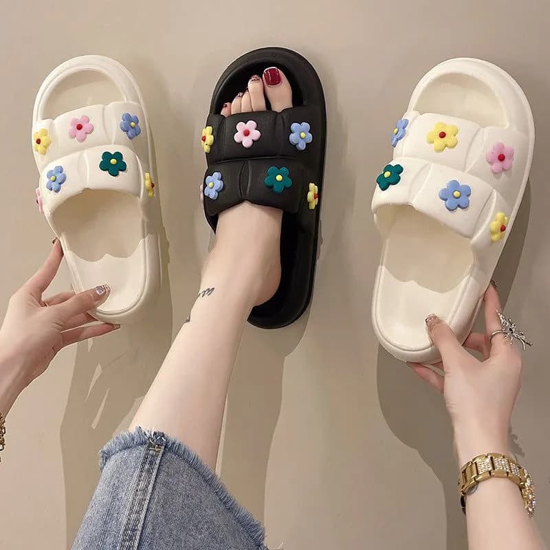 image-Stepping on feces feeling thick bottom cute flower sandals and slippers women's summer non-slip net red home indoor soft bottom bath sandals