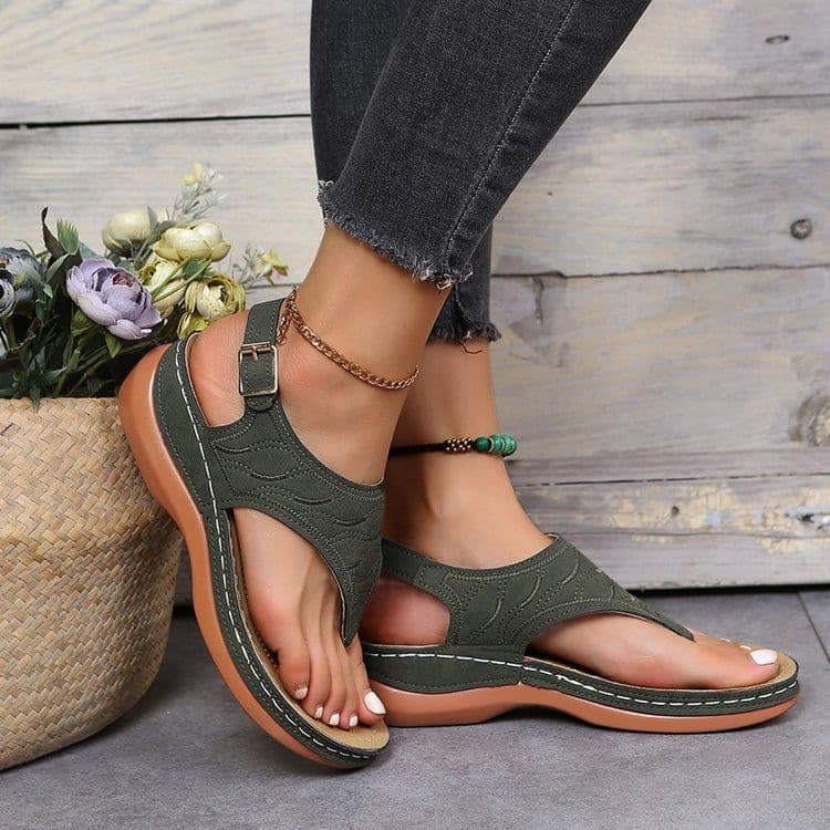 image-Manufacturers in stock cross-border 2021 new solid color embroidered flip-flop women's large size sandals ladies sandal