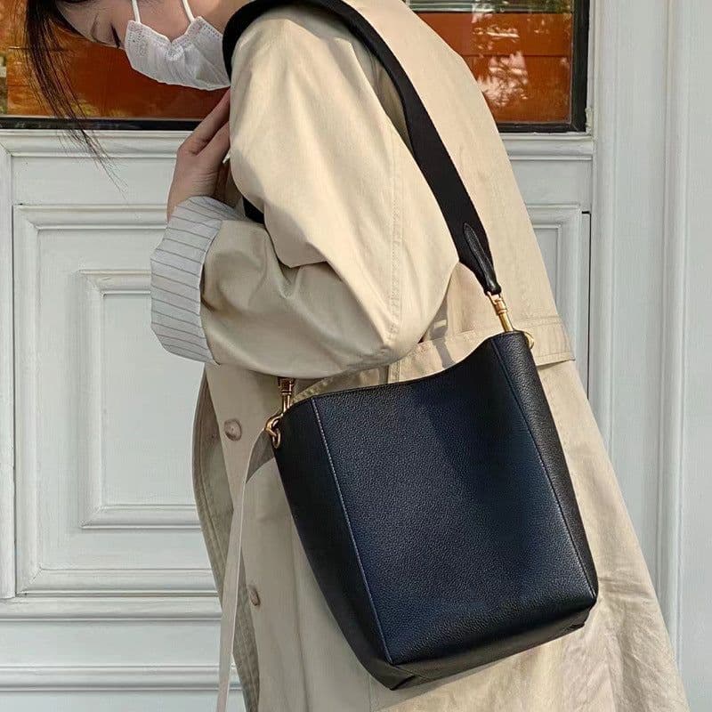image-Genuine Leather Large Capacity Bucket Bag - Gray - Korean Style (65 characters)