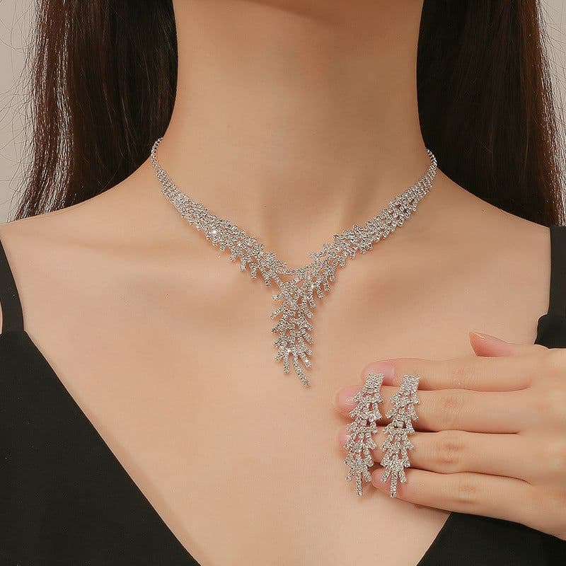 image-Rhinestone Claw Chain Necklace & Earrings Set - Fashion Accessories (64 characters)