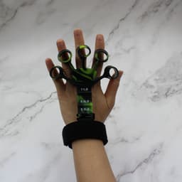 image-Silicone Wrist Tensioner, 5-Finger Exercise Trainer, Silica Gel, Black & Gray