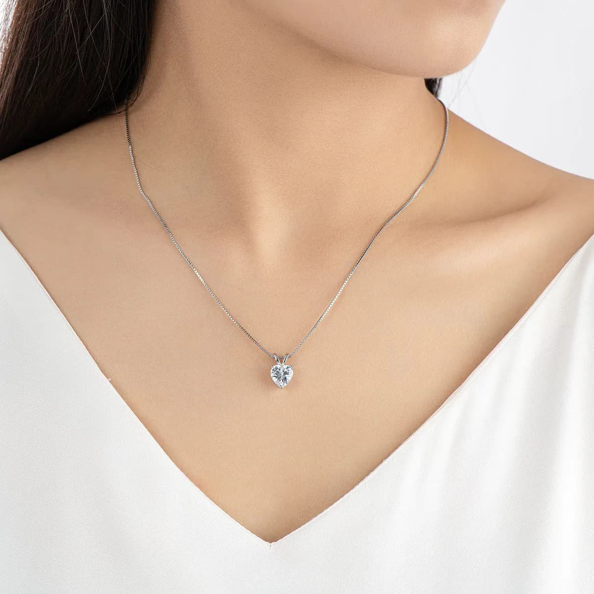 image-AINUOSHI S925 Sterling Silver Moissanite Heart Necklace