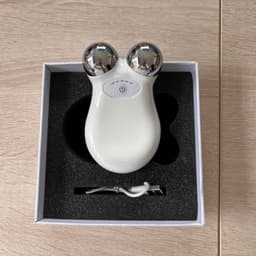 image-Microcurrent Beauty Roller - Green, 500-800mAh Radio Frequency Lift