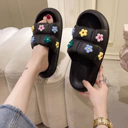 image-Stepping on feces feeling thick bottom cute flower sandals and slippers women's summer non-slip net red home indoor soft bottom bath sandals