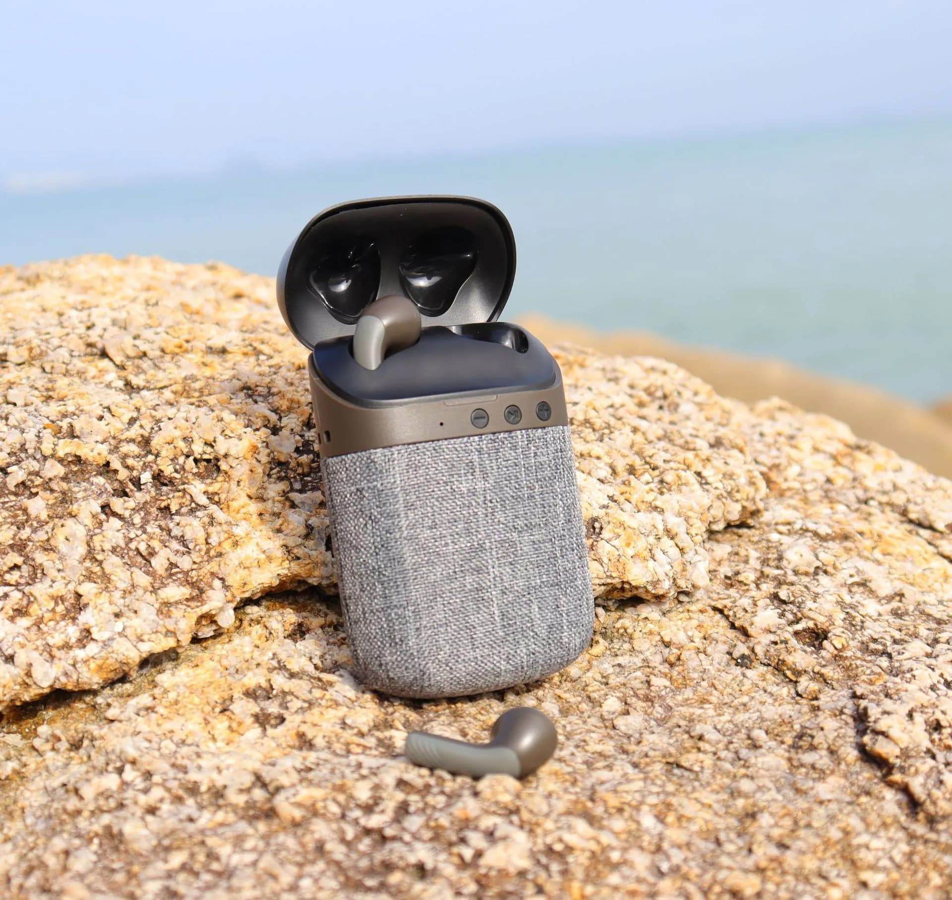 image-Harvard Bluetooth Earbuds - Black Noise Cancelling