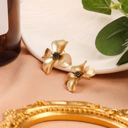image-Silver Needle Korean Dongdaemun Flower Earrings - Simple Super Fairy Girl Design A297