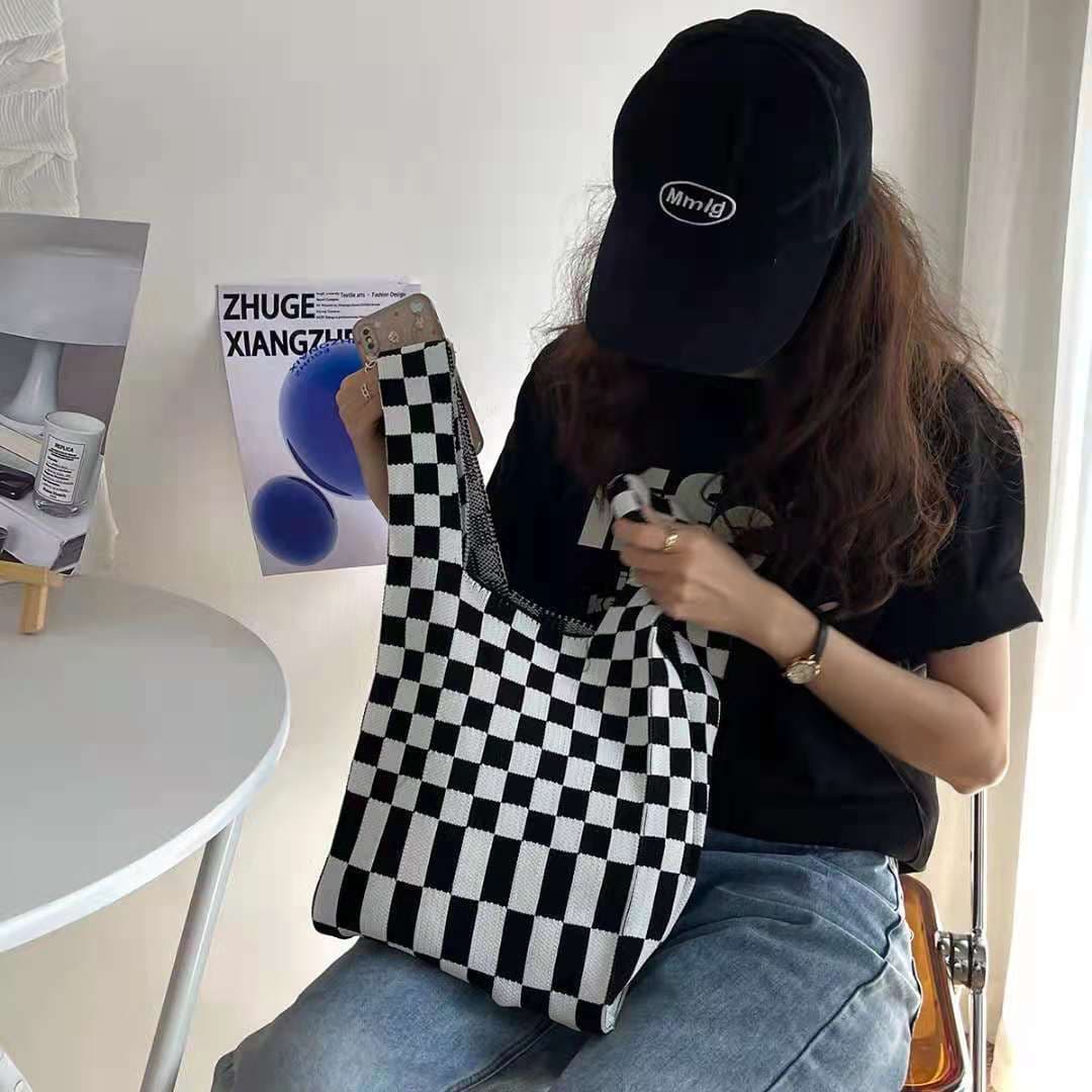 image-2021 Japan and South Korea cross-border checkerboard contrast color knitted shoulder tote bag woven tote bag shoulder underarm bag women