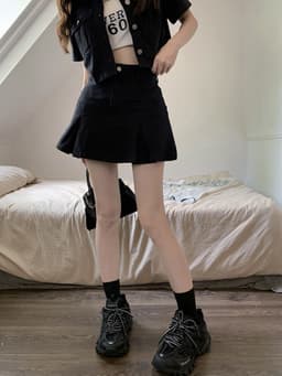 image-Chic 2023 Denim Skirt Suit - Black Retro Pleated Skirt, L Size