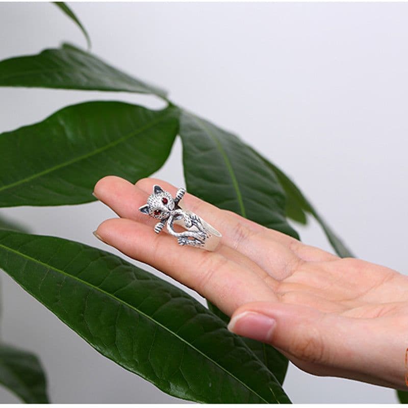 image-Korean Fashion Temperament Retro Lucky Cat Red Corundum Diamond Women Anti-Thai Silver Ring Jewelry Wholesale