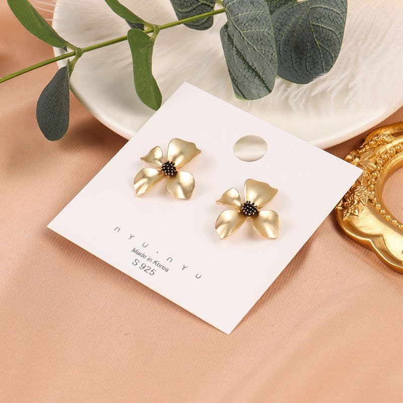 image-Silver Needle Korean Dongdaemun Flower Earrings - Simple Super Fairy Girl Design A297