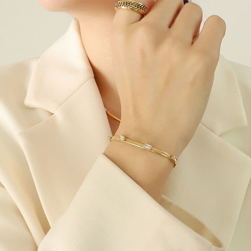 image-European and American celebrities ins style does not fade color inlaid zircon necklace personalized bracelet electroplating 18K gold fashionable jewelry set