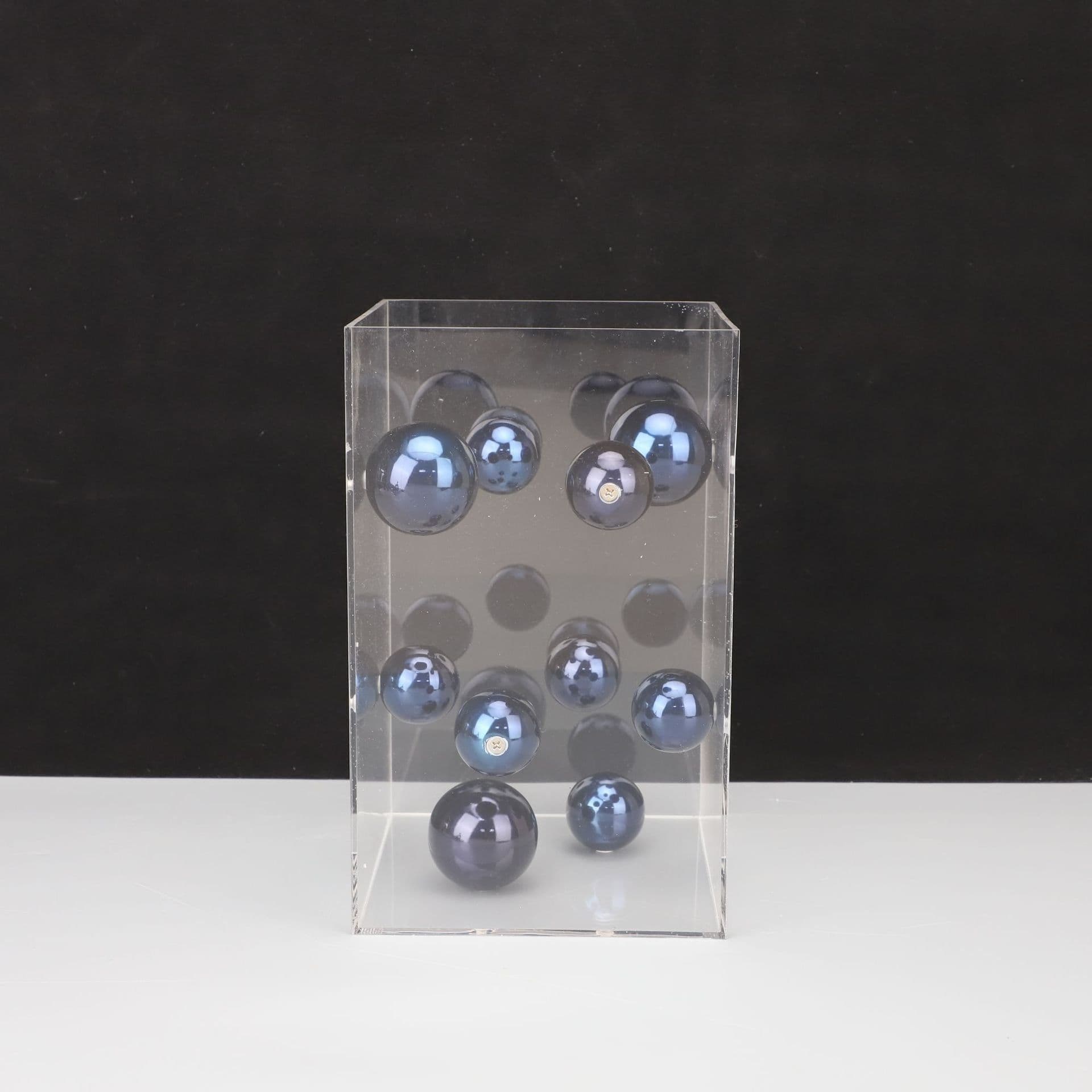 image-Modern Minimalist Square Transparent Acrylic Cover Ball Ornaments Living Room Sample Room Sales Office Decorations Table-Top Decoration