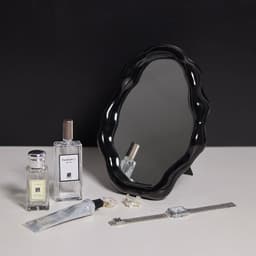 image-Nordic Small High-Value Portable Makeup Mirror for Students