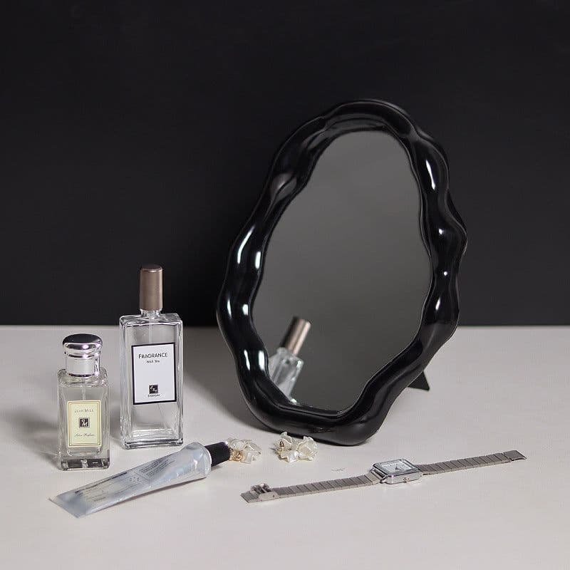 image-Nordic Small High-Value Portable Makeup Mirror for Students