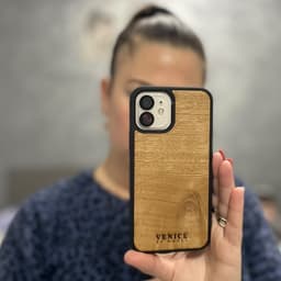 image-The Venice case - Minimalist lettering