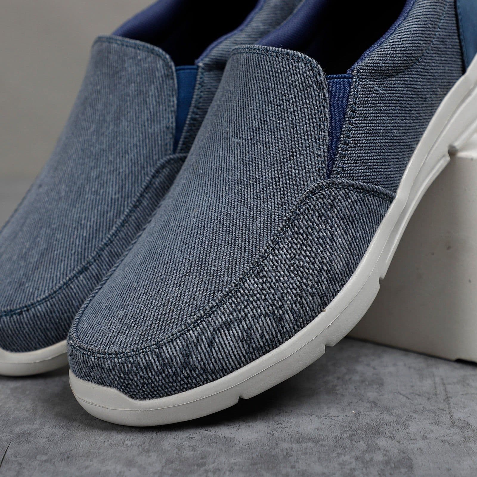 image-Mens Breathable Walking Sneakers