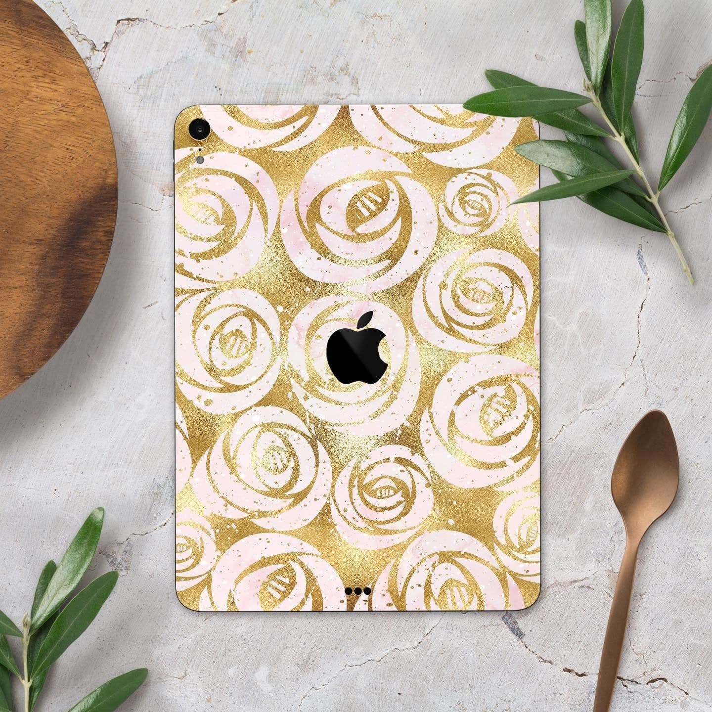 image-Karamfila Watercolor & Gold V1 - Full Body Skin Decal for the Apple