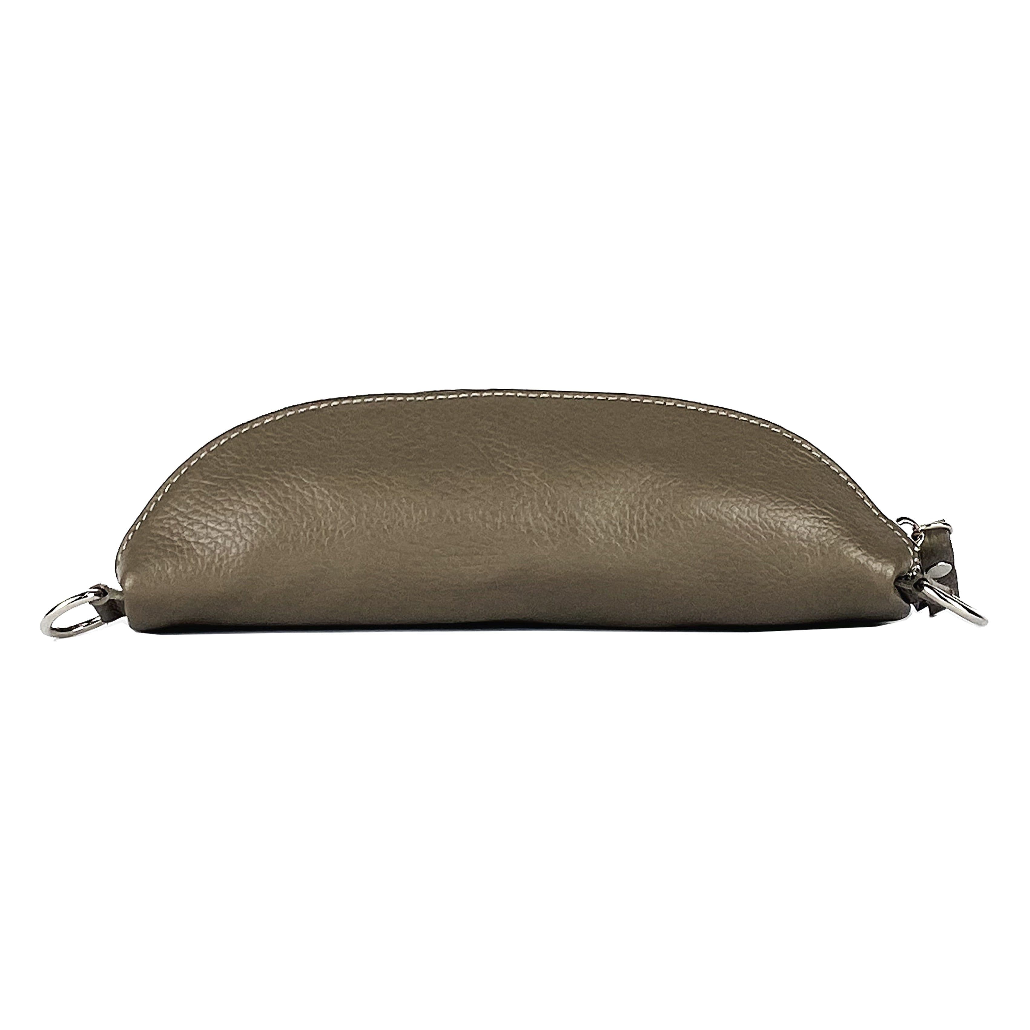 image-RB1015AQ | Marsupio con tracolla removibile in Vera Pelle Made in Italy. Attacchi con moschettoni in metallo Nickel Lucido - Colore Taupe - Dimensioni: 24 x 14 x 7