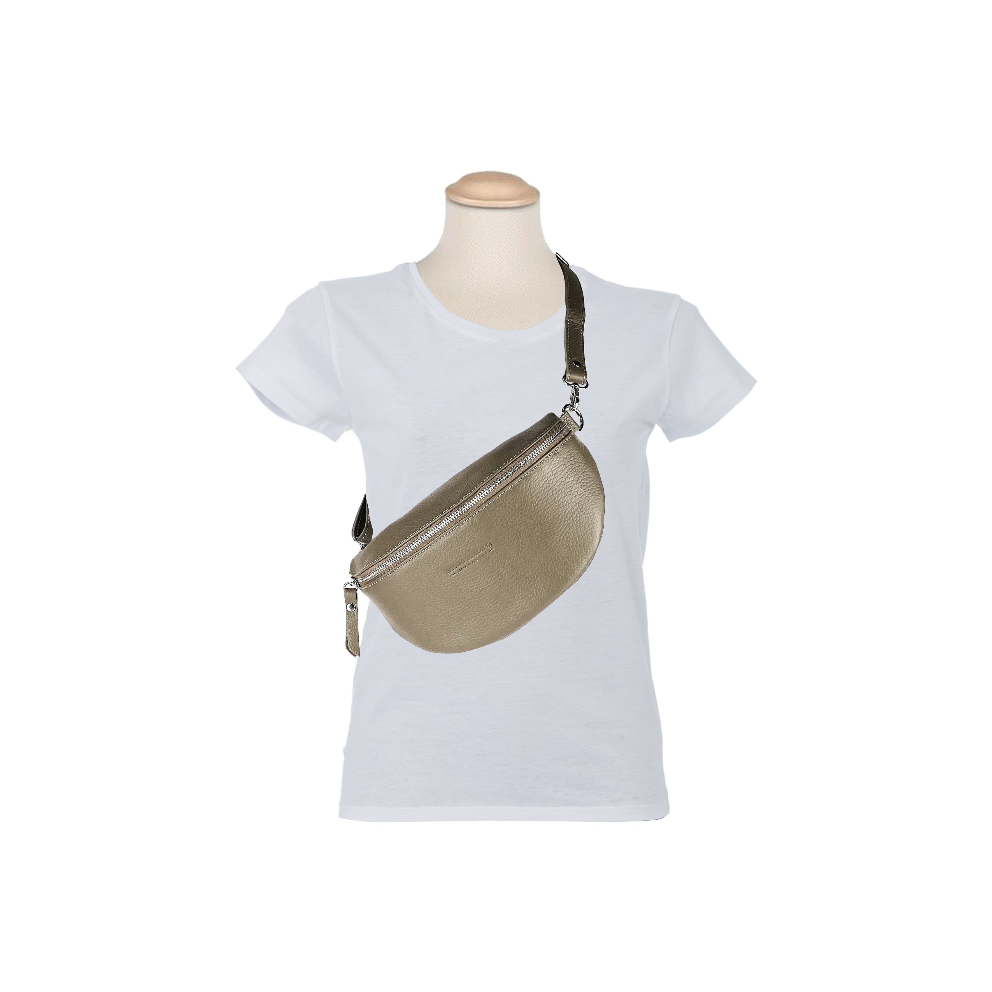 image-RB1015AQ | Marsupio con tracolla removibile in Vera Pelle Made in Italy. Attacchi con moschettoni in metallo Nickel Lucido - Colore Taupe - Dimensioni: 24 x 14 x 7