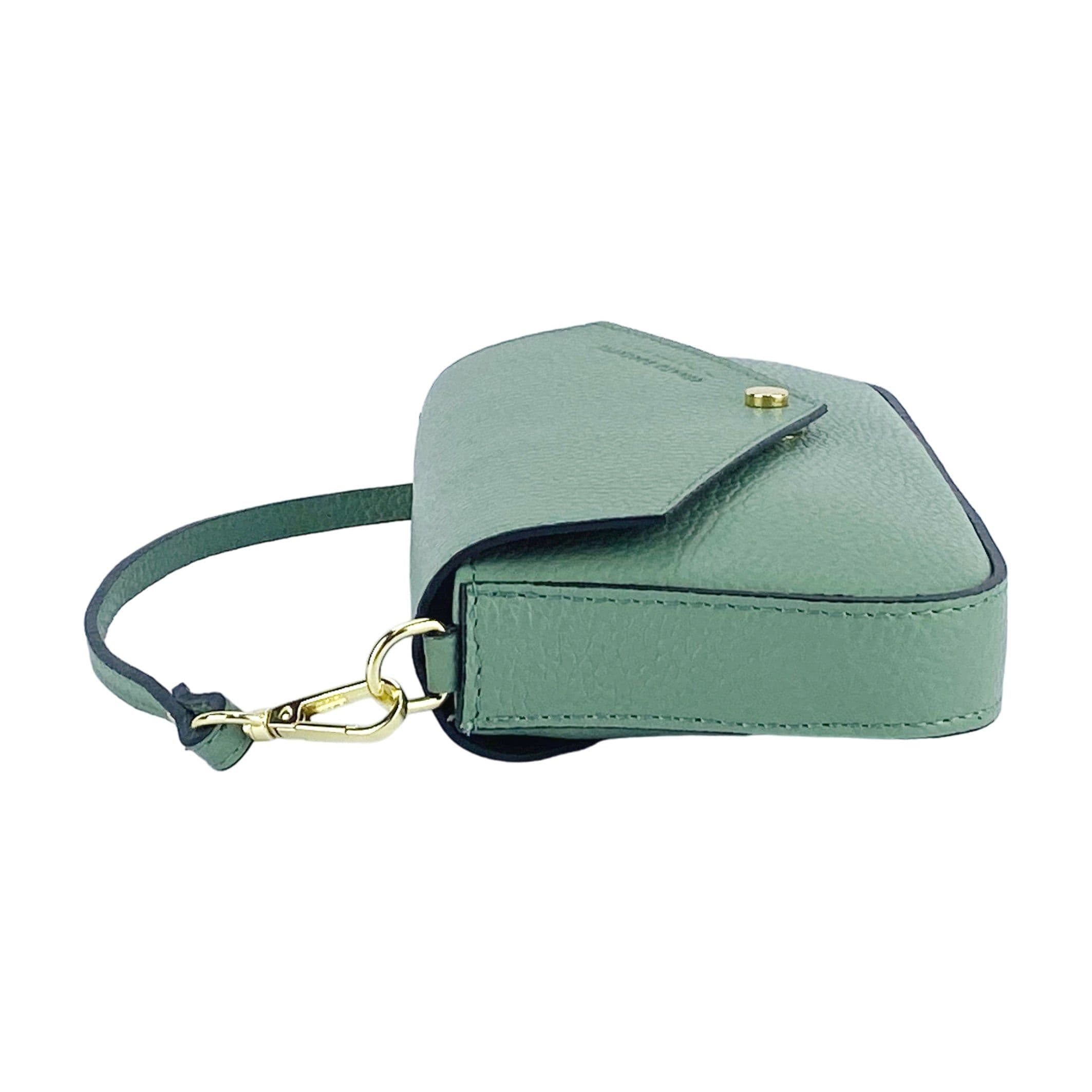 image-RB1023BF | Borsa piccola a Spalla con Tracolla a catena removibile in Vera Pelle Made in Italy. Pattina di Chiusura. Accessori in metallo Oro Lucido - Colore Menta - Dimensioni: cm 22 x 12 x 3
