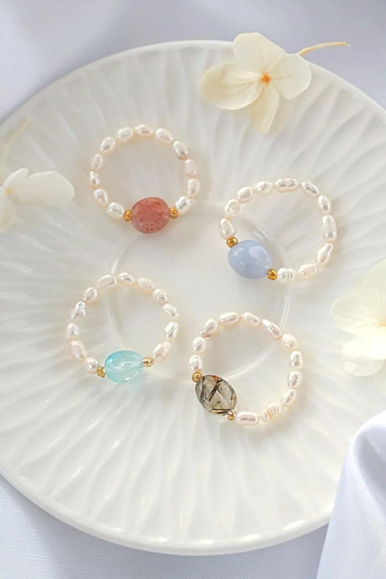 image-Elastic Rings with Natural Crystals & Freshwater Pearls