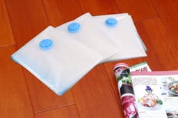image-4pc Medium Travel Reusable Vacuum Storage Bags 50 x 70cm