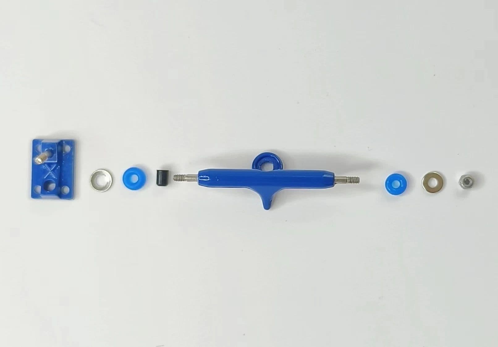 image-Professional Single Axle Fingerboard Truck - Durable Metal Design - 32mm-36mm