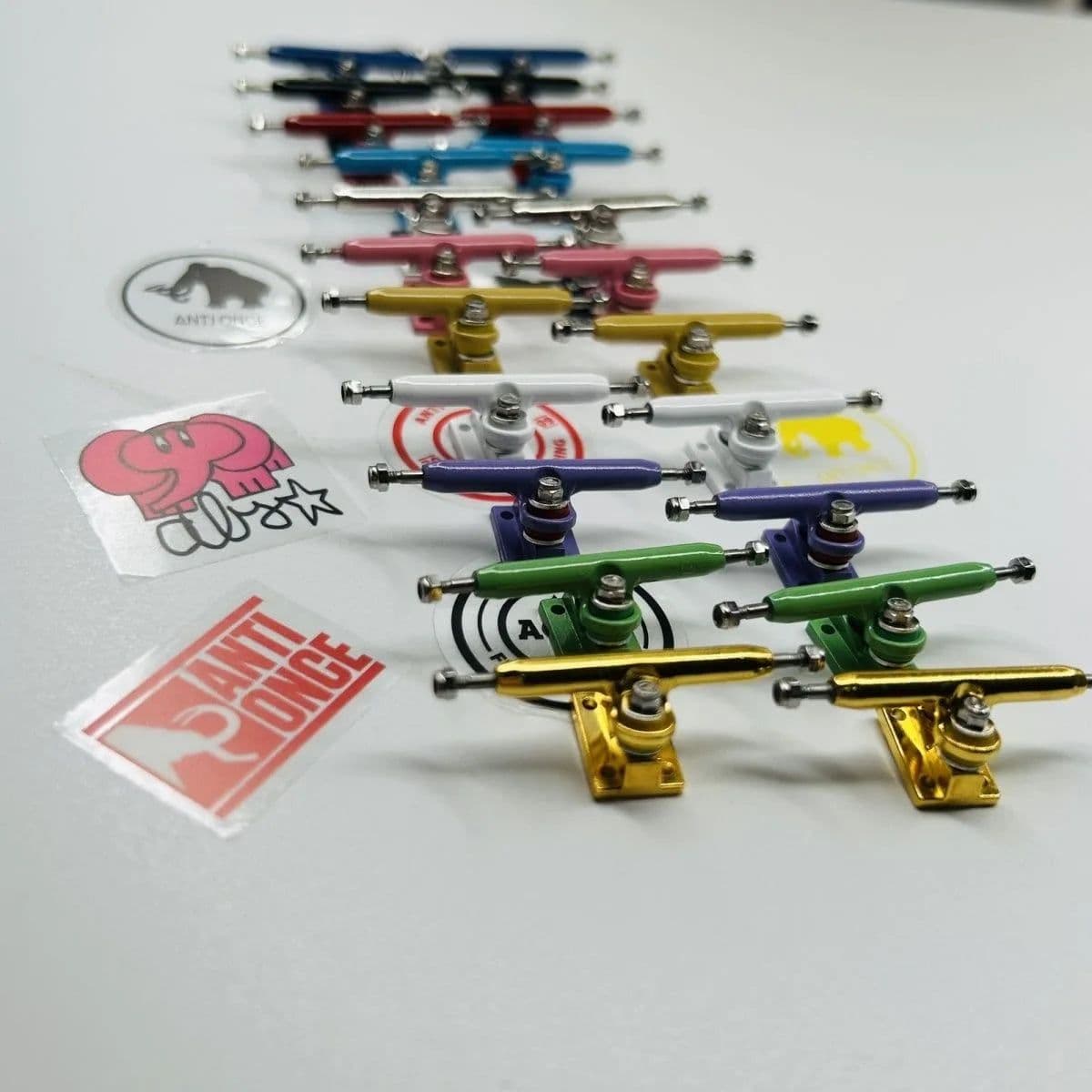 image-Professional Single Axle Fingerboard Truck - Durable Metal Design - 32mm-36mm