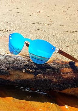 image-Eyewood Tomorrow - Aquila