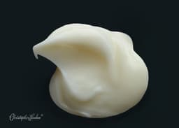 image-BLACK ROSE. ANTI ÂGE FACE TREATMENT. SENSITIVE SKIN