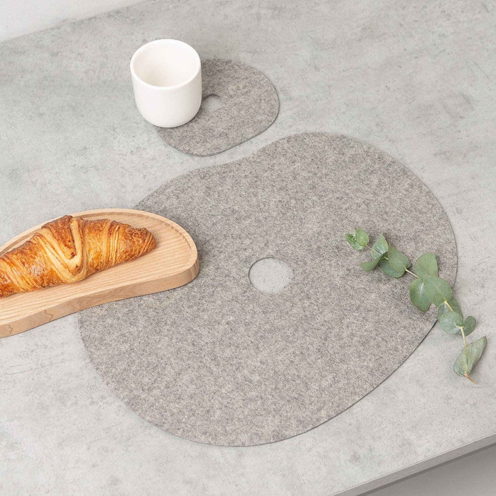 image-Natural wool felt placemats MILLESTONES | Gray or black