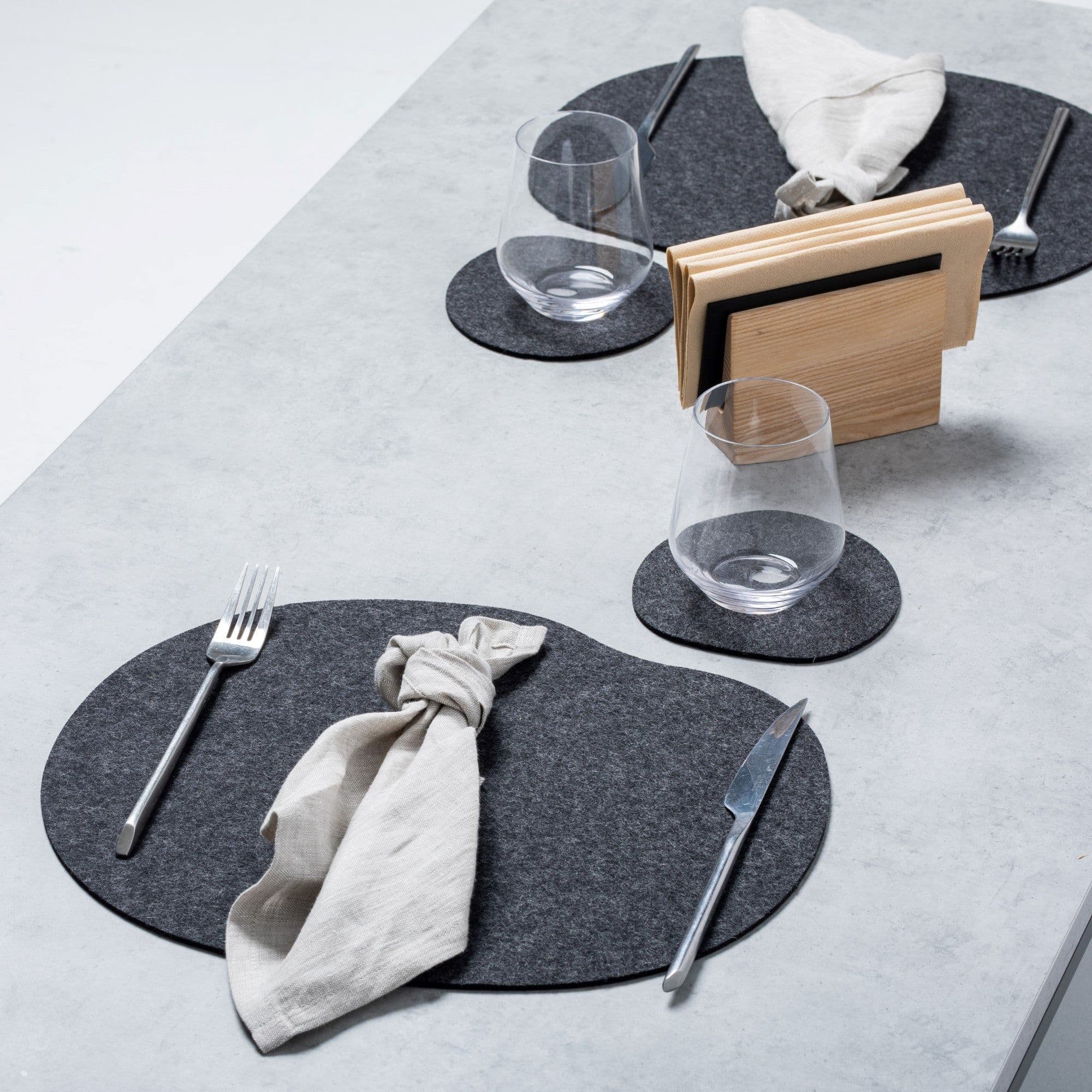 image-Natural wool felt placemats MILLESTONES | Gray or black