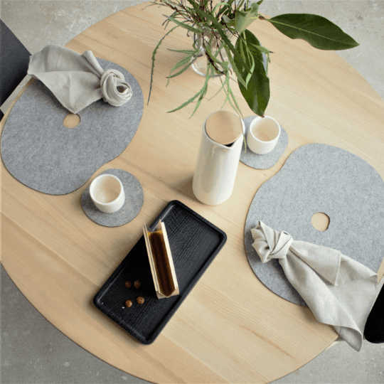 image-Natural wool felt placemats MILLESTONES | Gray or black