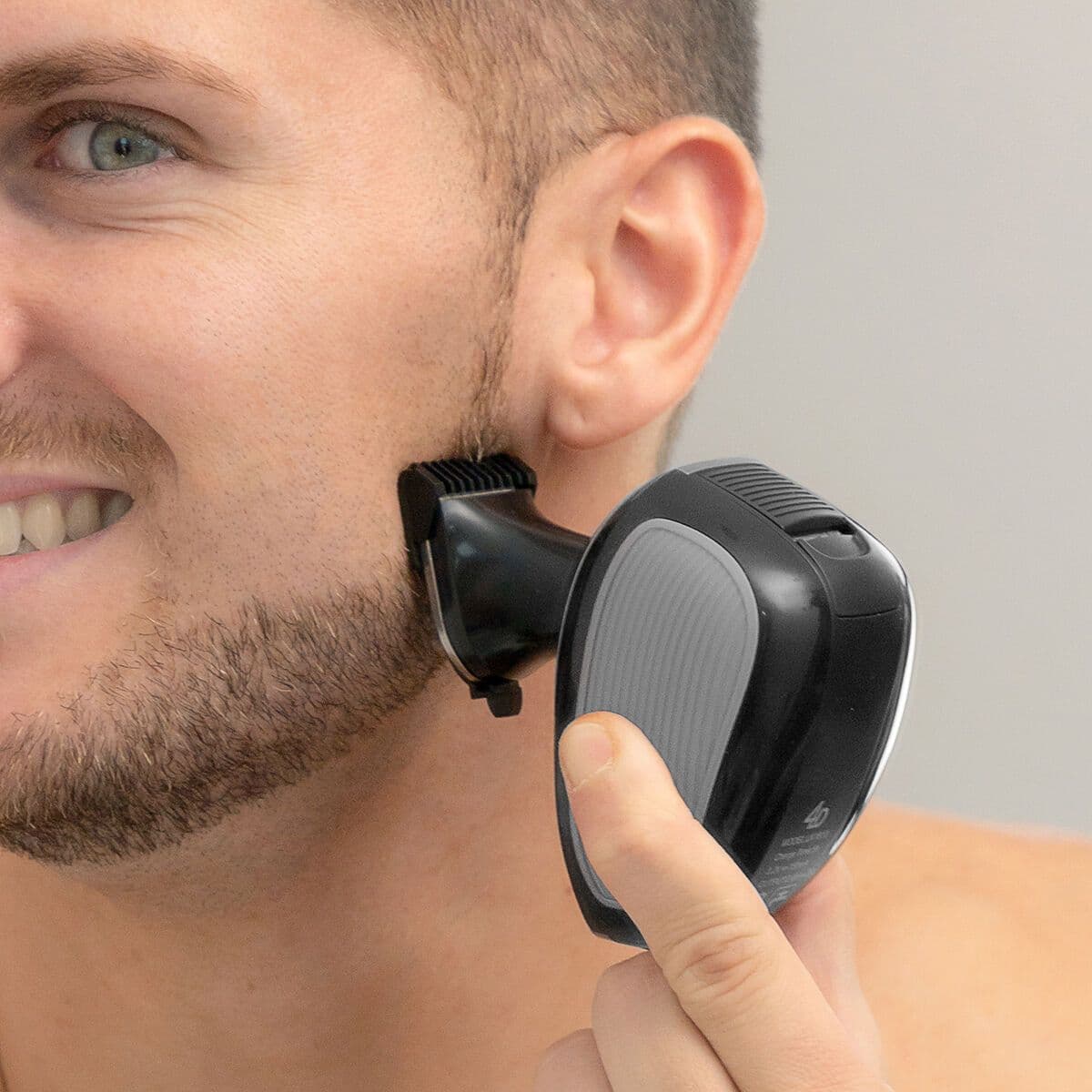 image-5 in 1 Rechargeable Ergonomic Multifunction Shaver Shavestyler InnovaGoods