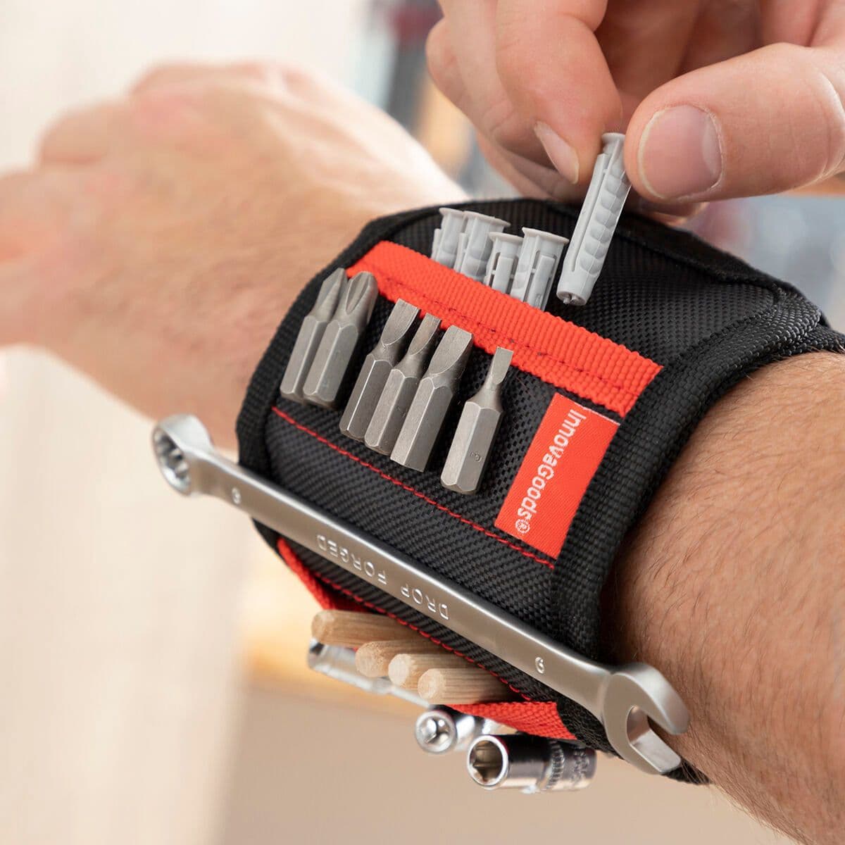 image-Magnetic Wristband for DIY WrisTool InnovaGoods