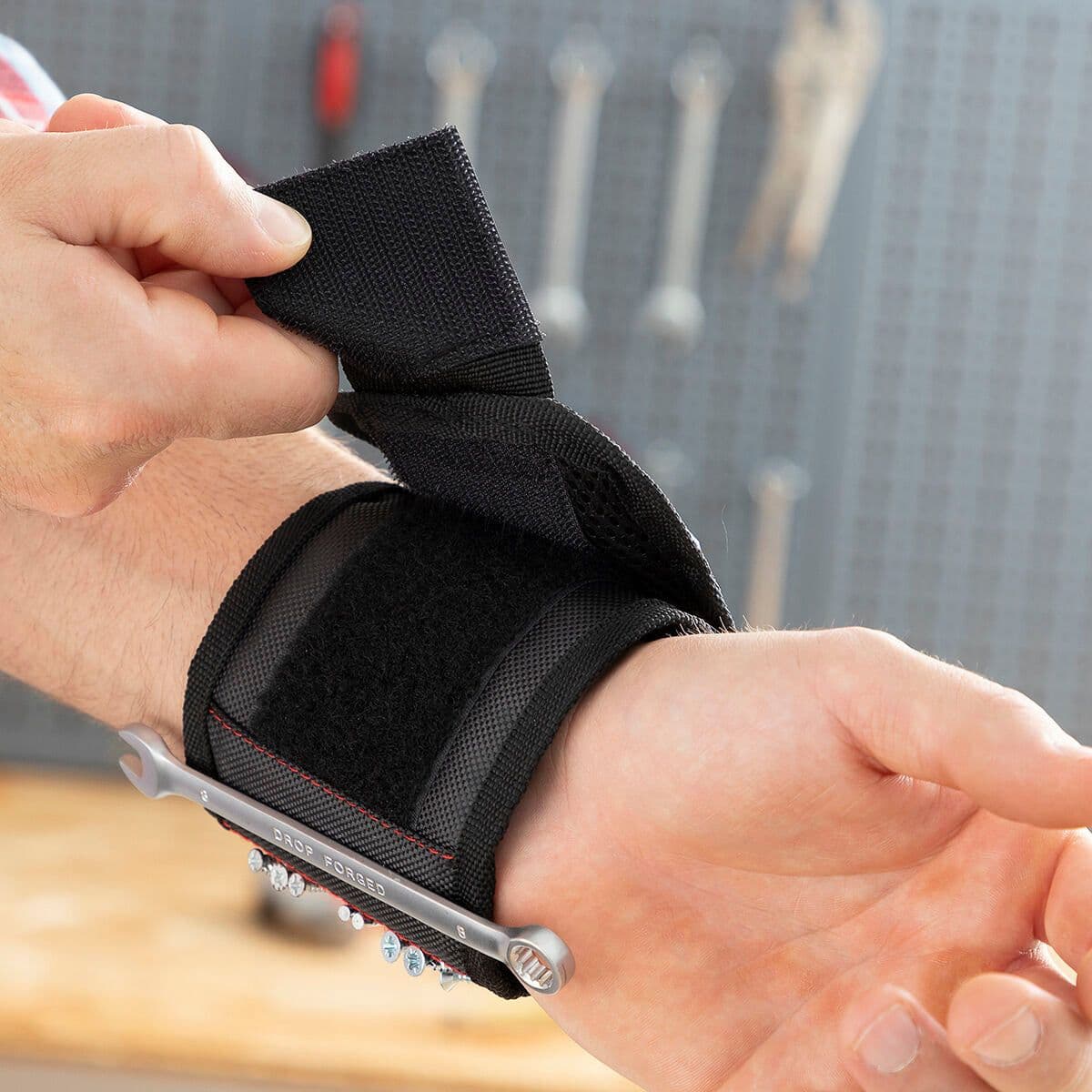 image-Magnetic Wristband for DIY WrisTool InnovaGoods