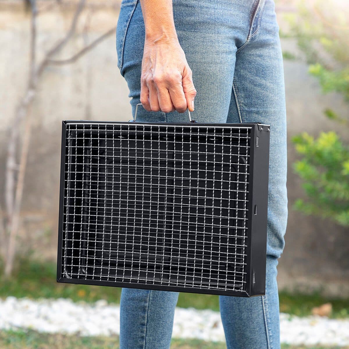 image-Folding Portable Barbecue for use with Charcoal BearBQ InnovaGoods