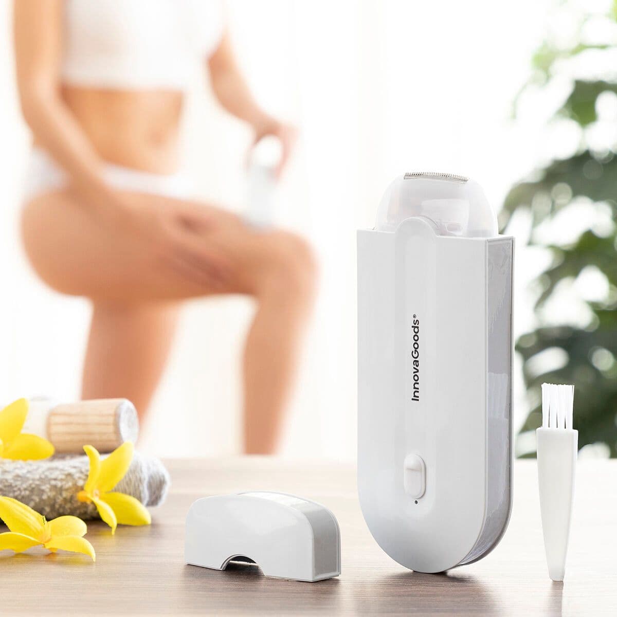 image-Rechargeable Mini Shaver with LED Light Epiluch InnovaGoods