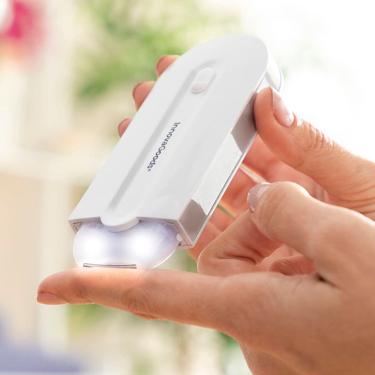 image-Rechargeable Mini Shaver with LED Light Epiluch InnovaGoods