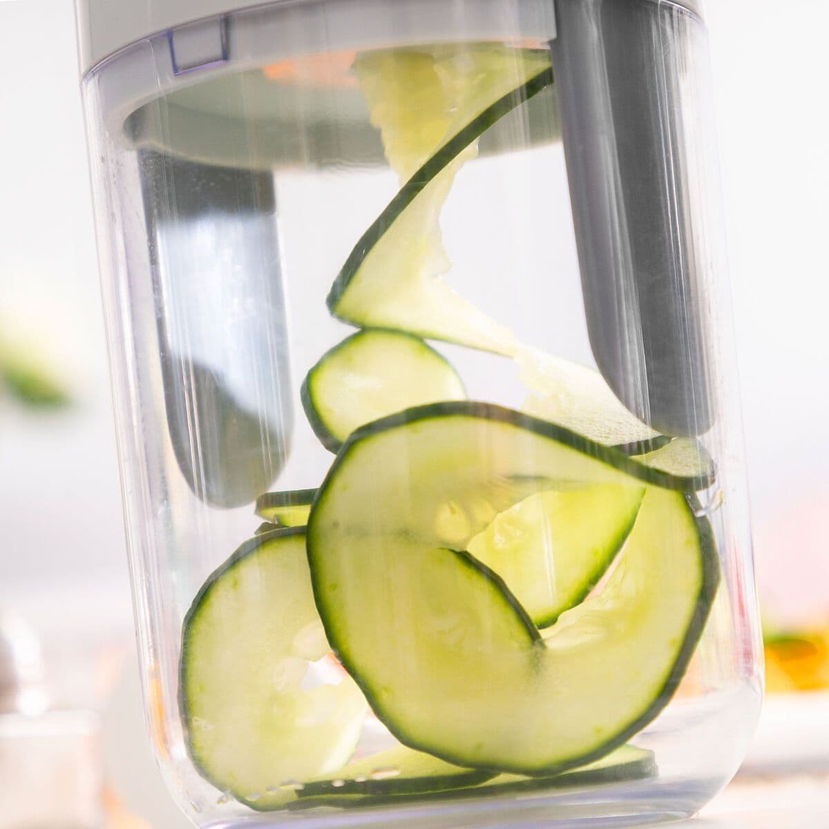 image-Vegetable Spiral Cutter and Grater with Recipes Vigizer InnovaGoods