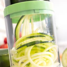 image-Vegetable Spiral Cutter and Grater with Recipes Vigizer InnovaGoods