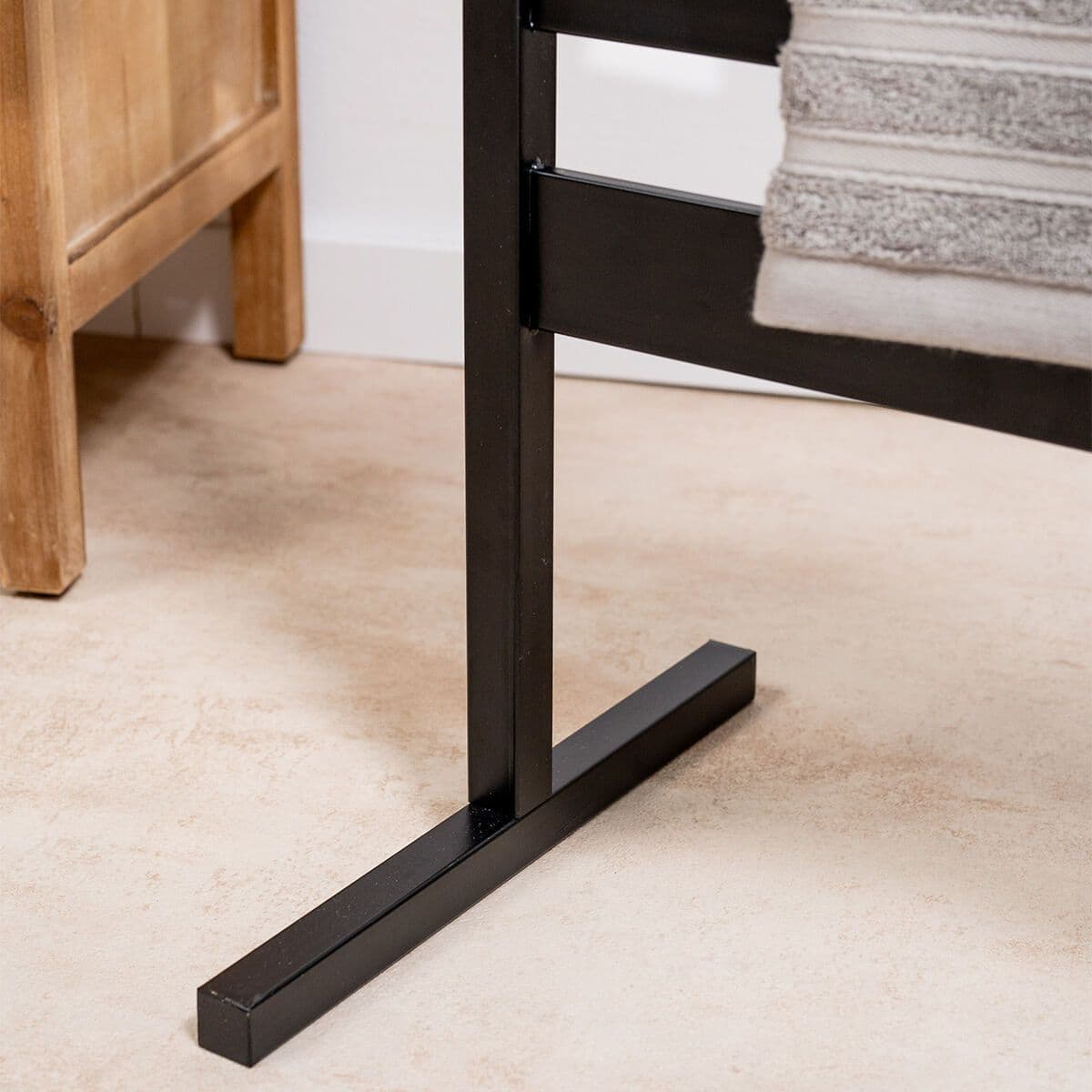image-Electric Wall or Floor Towel Rail Towarck InnovaGoods 5 Bars