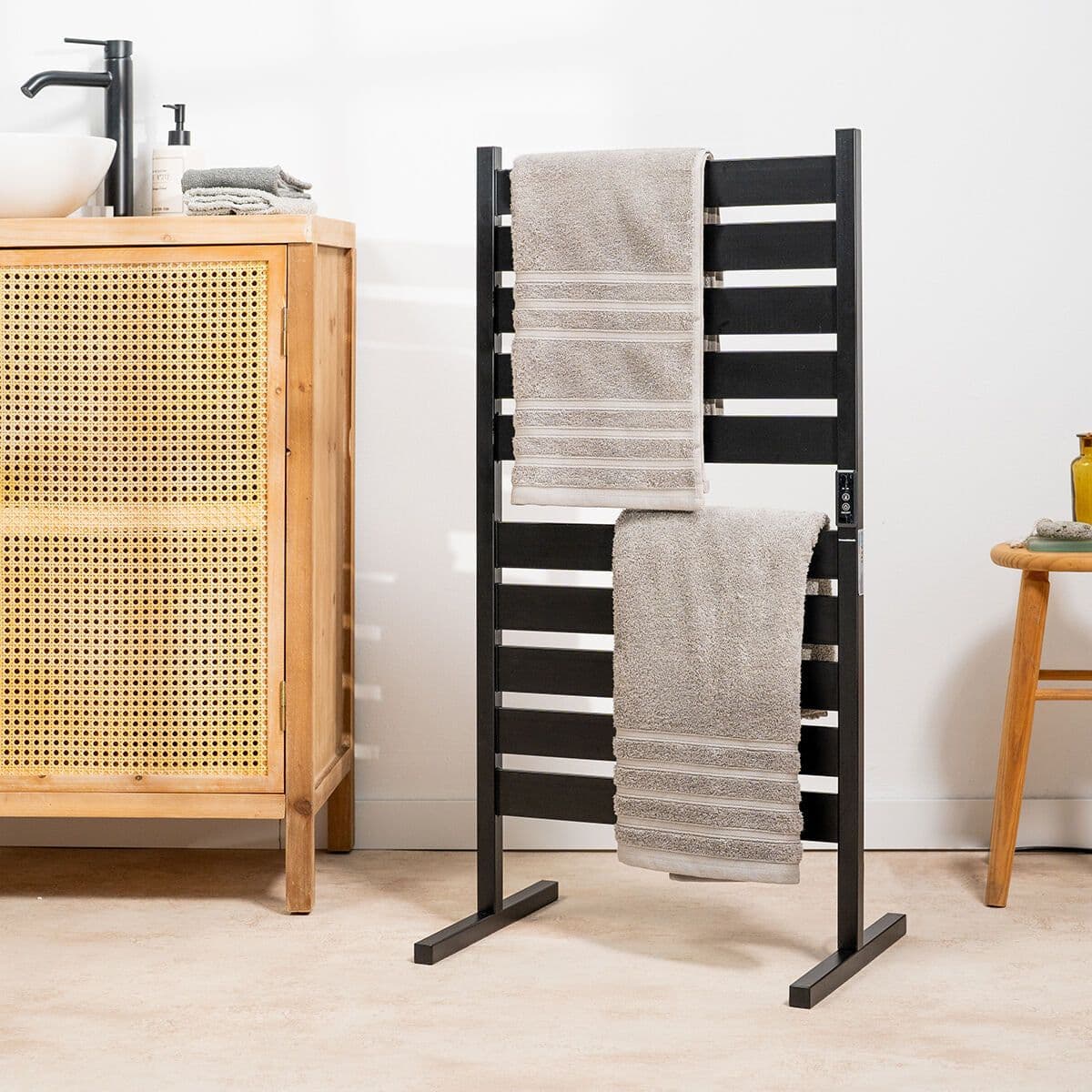 image-Electric Wall or Floor Towel Rail Towarall InnovaGoods 10 Bars