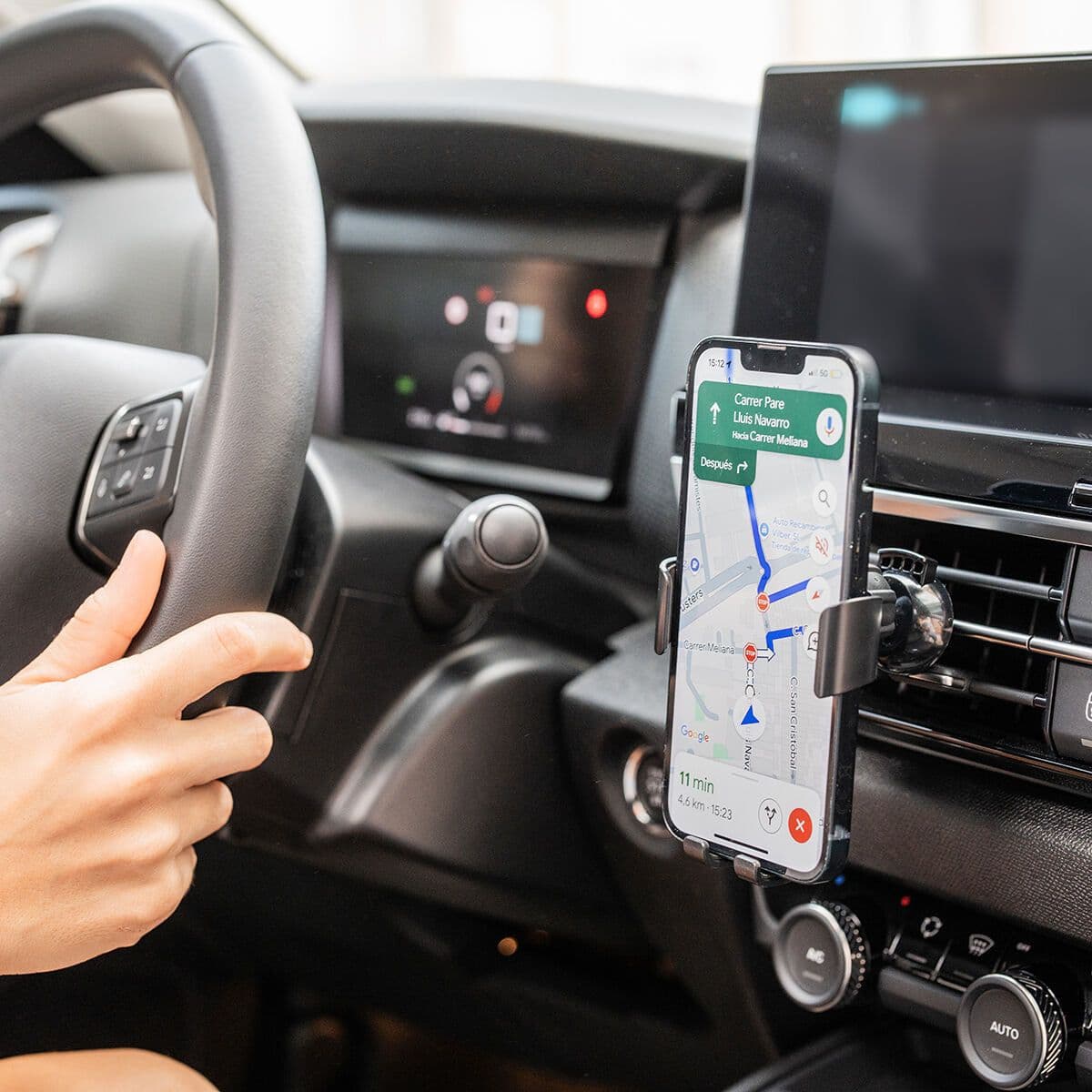 image-Wireless Fast Charging Phone Holder for Cars Chakar InnovaGoods