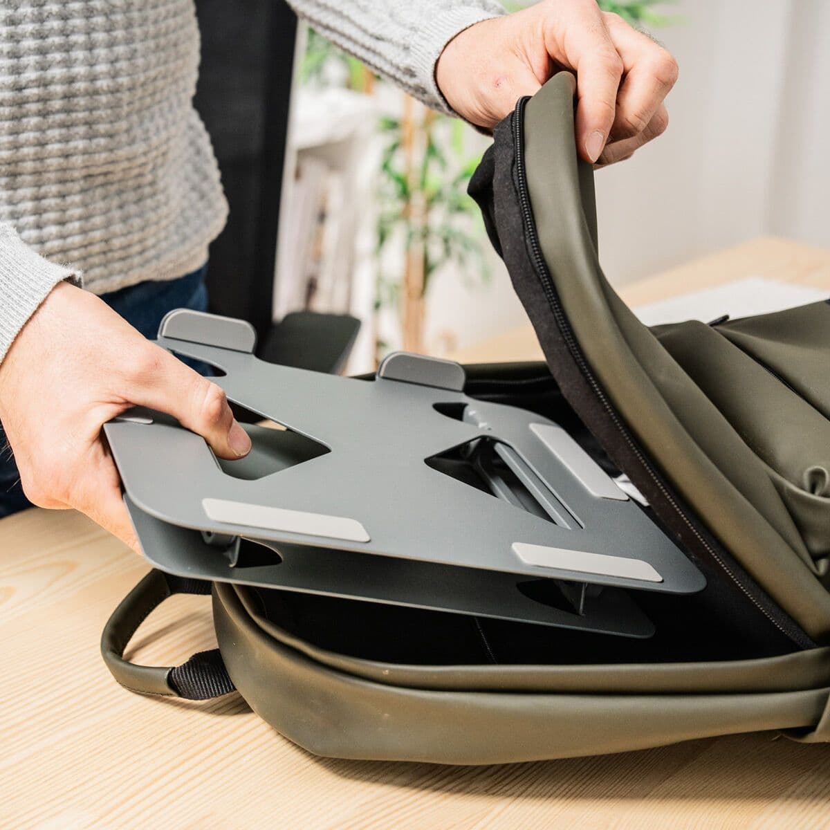 image-Folding and Adjustable Laptop Stand Lastan InnovaGoods