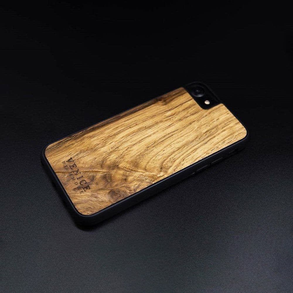 image-The Venice case - Minimalist lettering