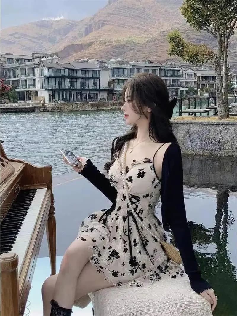 image-French petite floral sling dress with pure desire women's floral camisole dress with sexy spicy girl suit short dress ZYYV